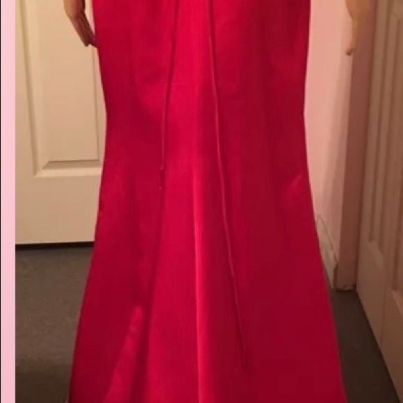 Cire Beautiful Sexy Long Red Formal Dress / Gown Size 8 - Picture 6 of 11